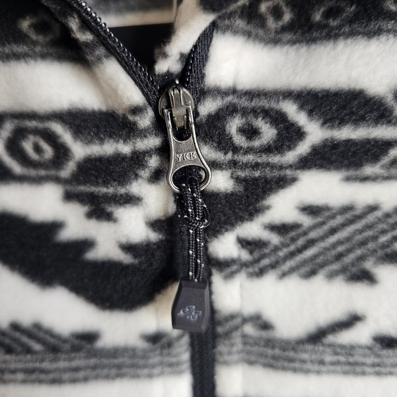 Eddie Bauer Black and White Fleece 1/4 Zip - Picture 4 of 7